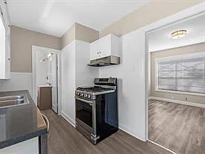 408 W 15th St — Photo 4