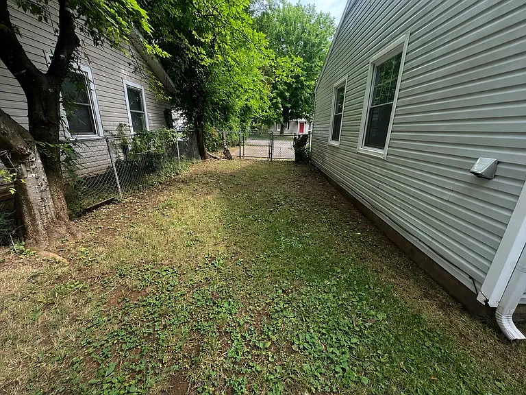 222 Burch Rd — Photo 18