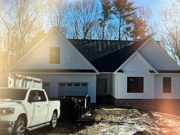 105 Carroll Hill Rd, Charlton, MA 01507