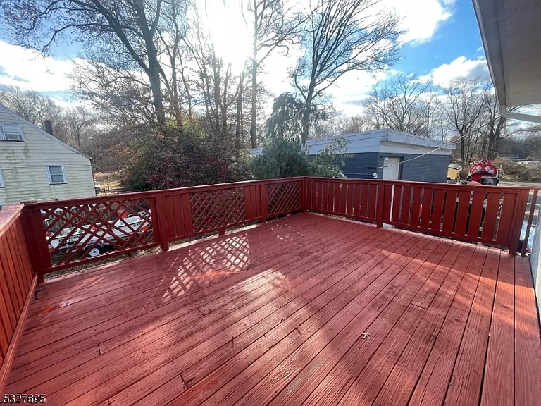 52 Ferrara Ave — Photo 4