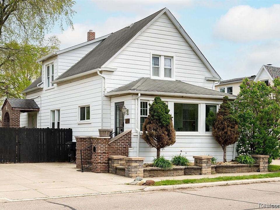 1721 McKinley St, Wyandotte, MI 48192 Zillow