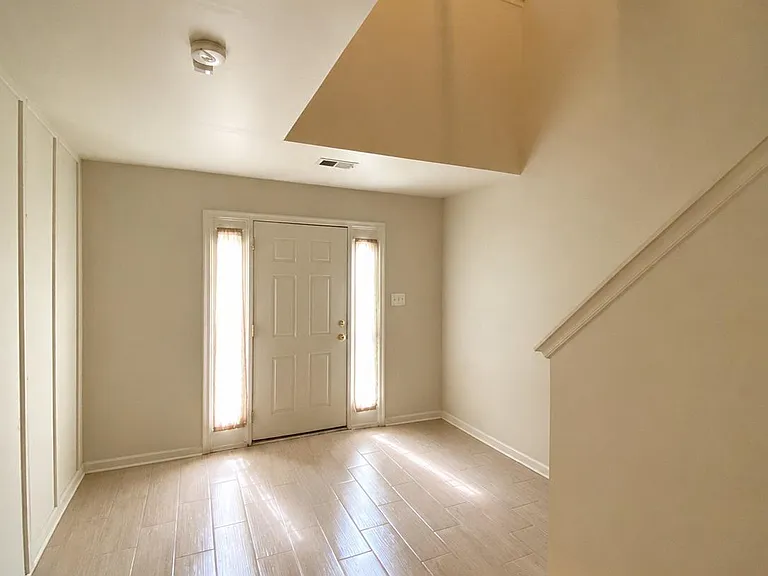 1124 Hampton St — Photo 2