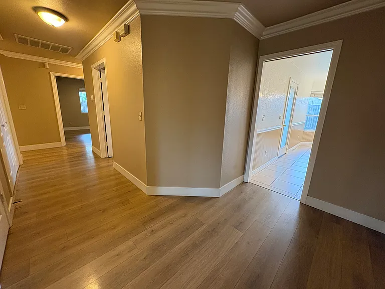 1786 Corsica Dr — Photo 7