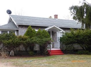 32 Vineyard Ave, Vineyard Haven, MA 02568