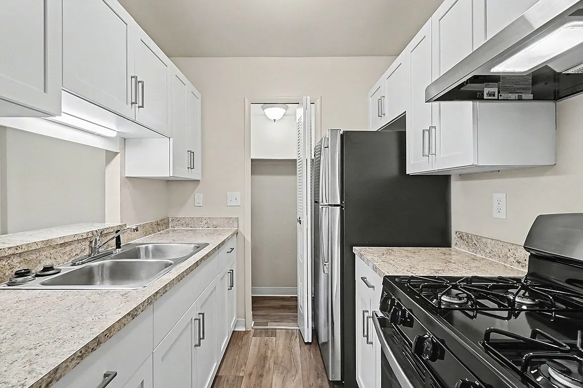 Trappers Cove Apartments — Photo 2