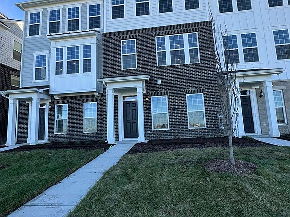 2nd image of 1824 Blenker Dr