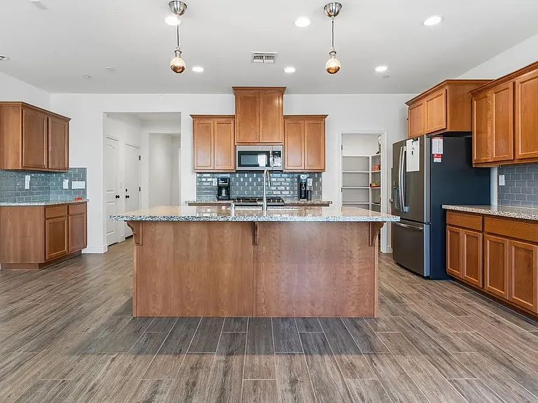 355 Marigold Dr — Photo 12