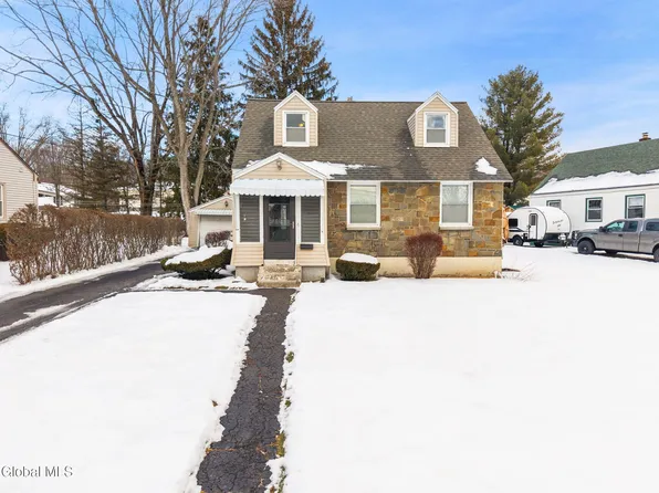 4 Woodrow Road, Amsterdam, NY 12010