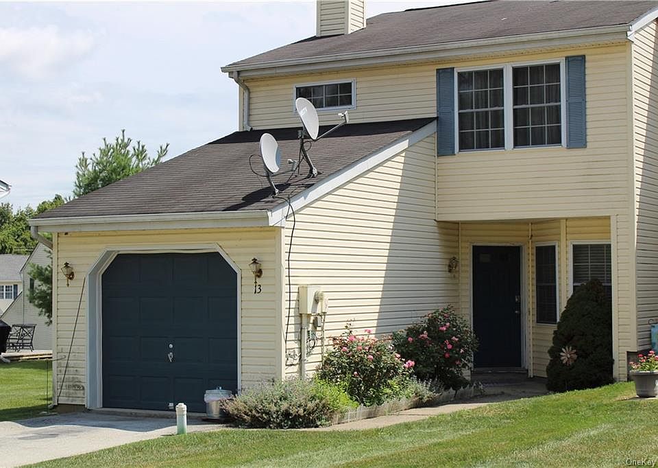 1st image of 13 Pond Hill Ln