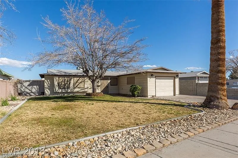 3 bed, 2.0 bath, 1056 sqft, $1,850 — Photo 1