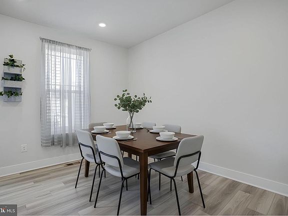 4th image of 1819 Betterton Rd