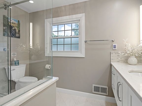 3rd image of 2609 Dougall Rd #D