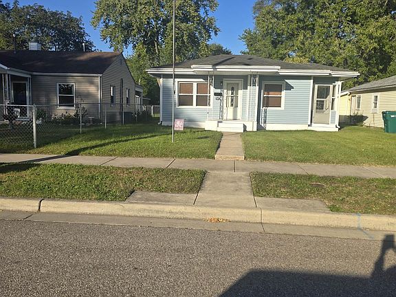 2nd image of 921 Carlton St