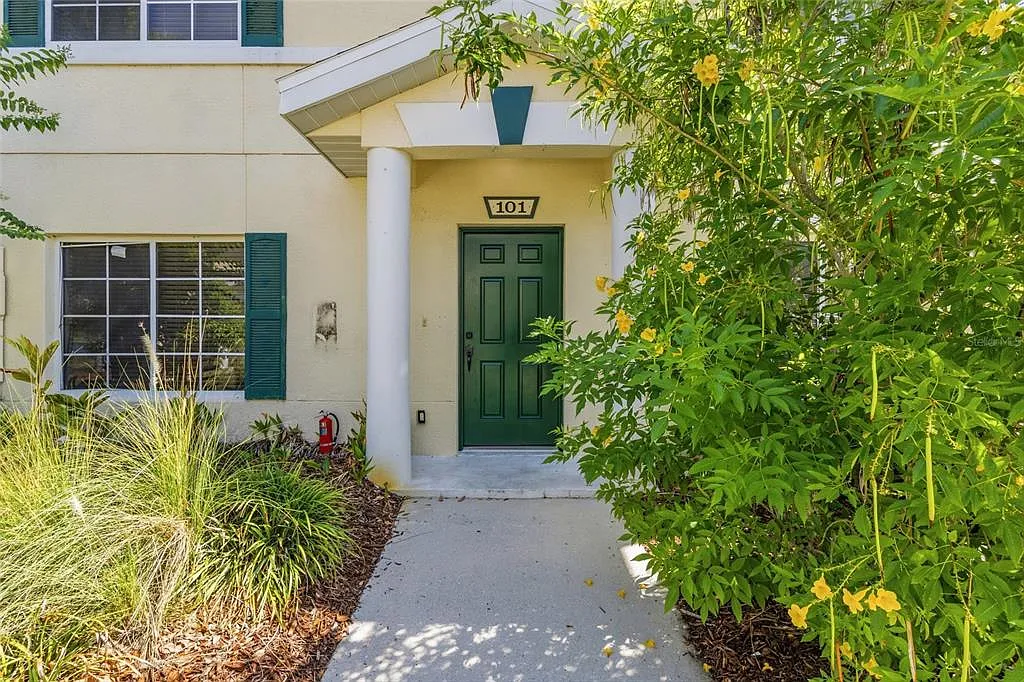 3 bed, 2.5 bath, 1200 sqft, $2,250 — Photo 1