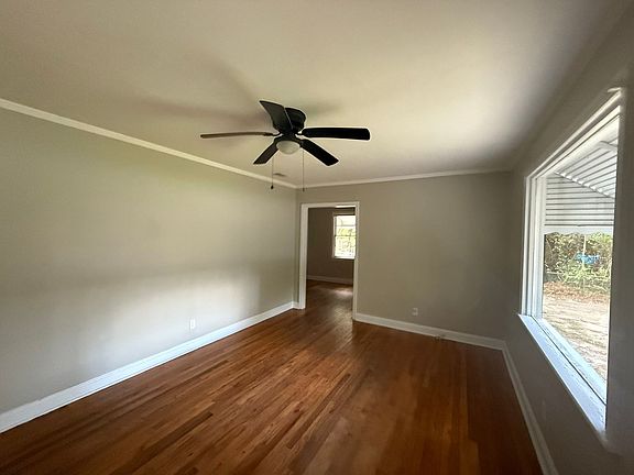 4th image of 219 Vista Cir