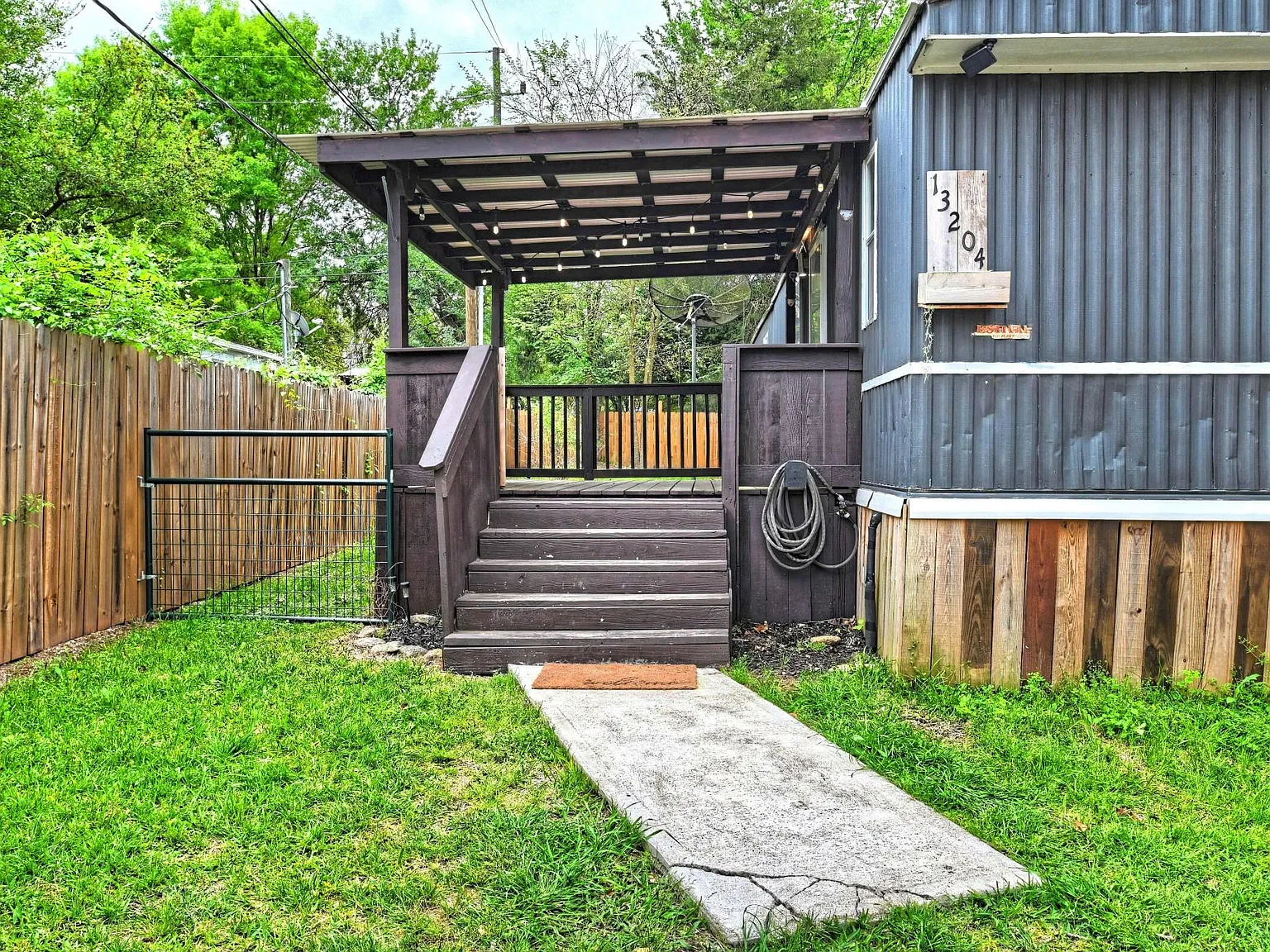 2 bed, 2.0 bath, 1100 sqft, $1,295 — Photo 3