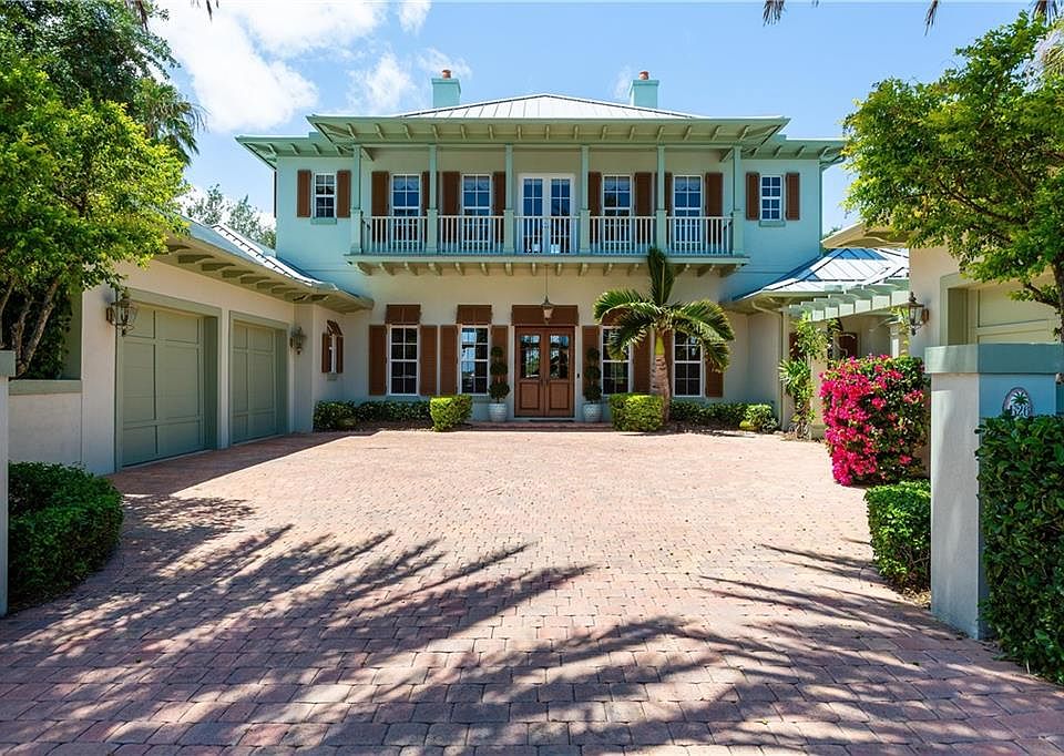 1st image of 526 Feather Palm Dr