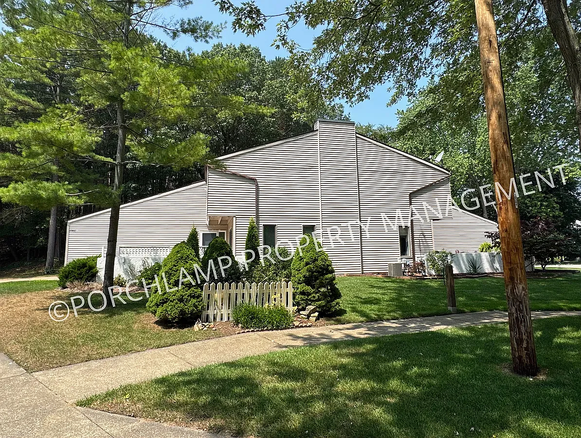 2 bed, 1312 sqft, $1,850 — Photo 3