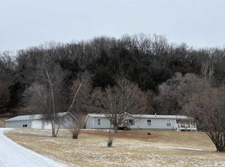2340 Long View Ln, Harpers Ferry, IA 52146