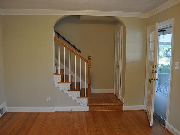 3rd image of 1210 N Lincoln St