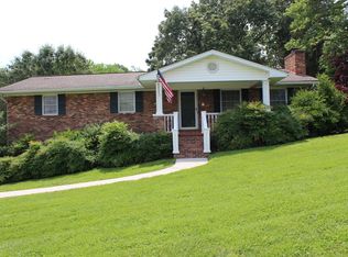 7405 Glastonbury Rd, Knoxville, TN 37931