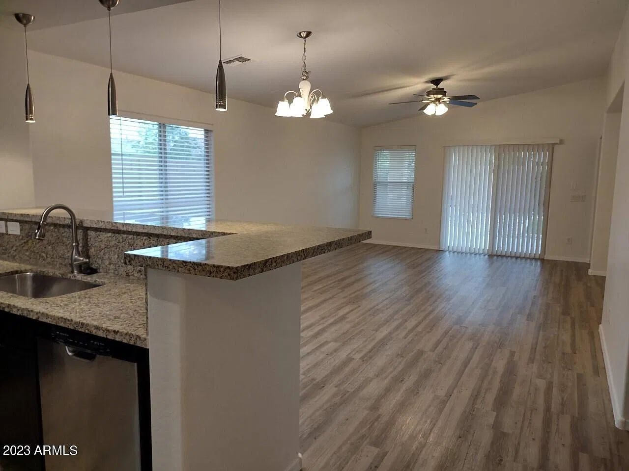 3 bed, 2.0 bath, 1734 sqft, $2,495 — Photo 4