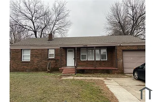 1304 Campbell Rd Photo 1