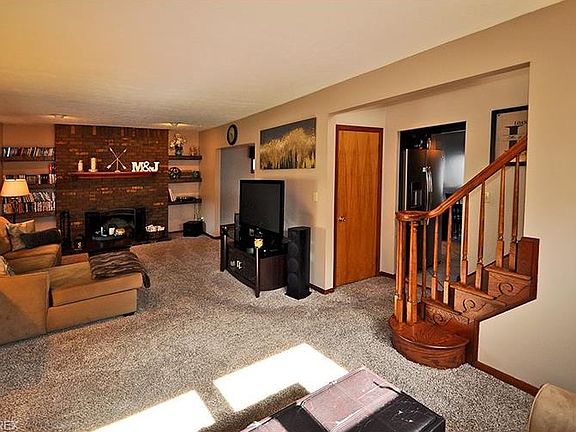 3rd image of 17309 Dartmouth Ave