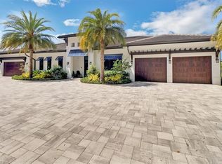 1425 Crayton Rd, Naples, FL 34102