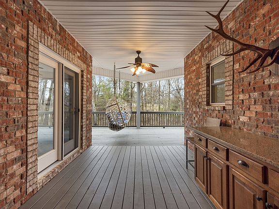 47th image of 442 Lakeview Cir