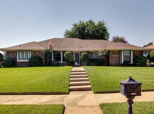 2125 Oakmeadow Pl, Bedford, TX 76021