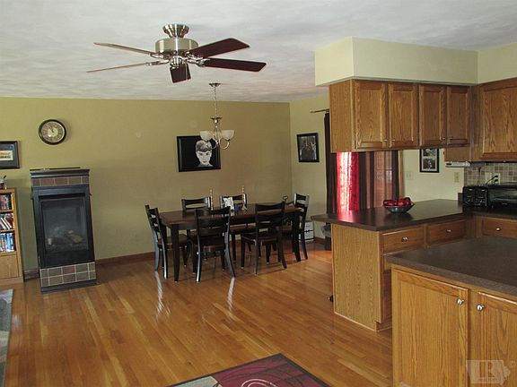 5th image of 907 S Oakbrook Dr