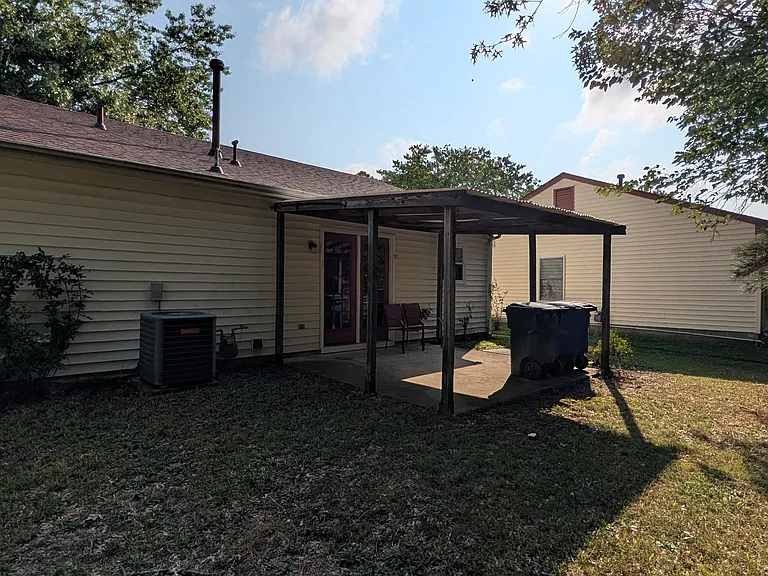 693 Trails Ln — Photo 17