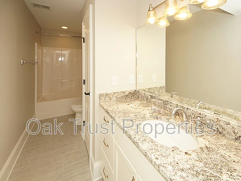 125 Brogun Ln — Photo 43