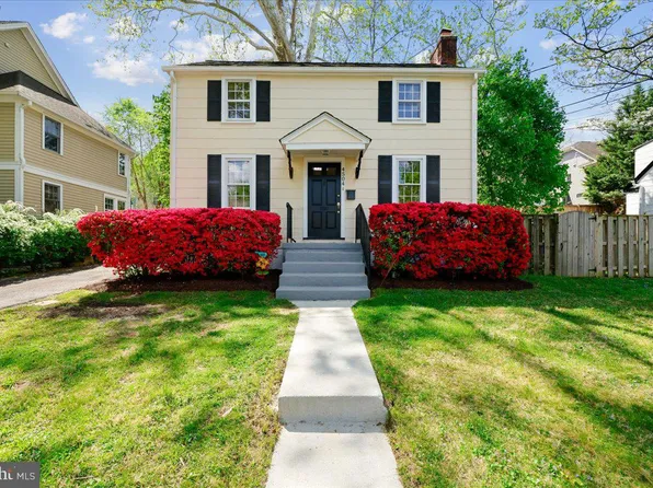 4504 Gladwyne Dr, Bethesda, MD 20814