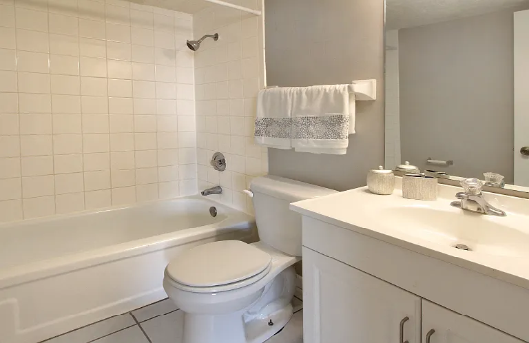 The Inverness Apartments — Photo 7