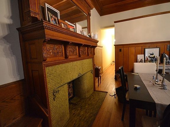 2nd image of 38 W 69th St APT 1C