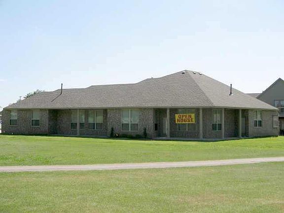 2nd image of 109 Wesley Cir