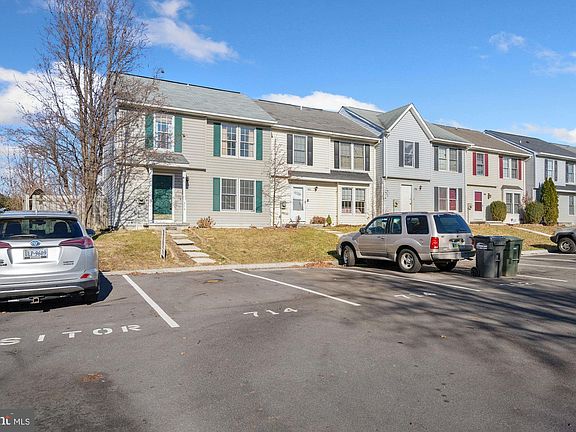 4th image of 714 Emily Ln