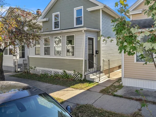 76 Pine St, Holyoke, MA 01040