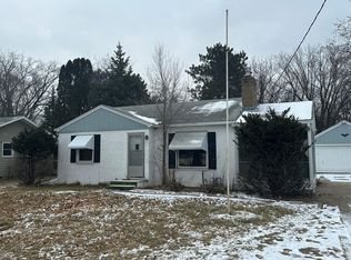 3256 New Brighton Rd, Arden Hills, MN 55112