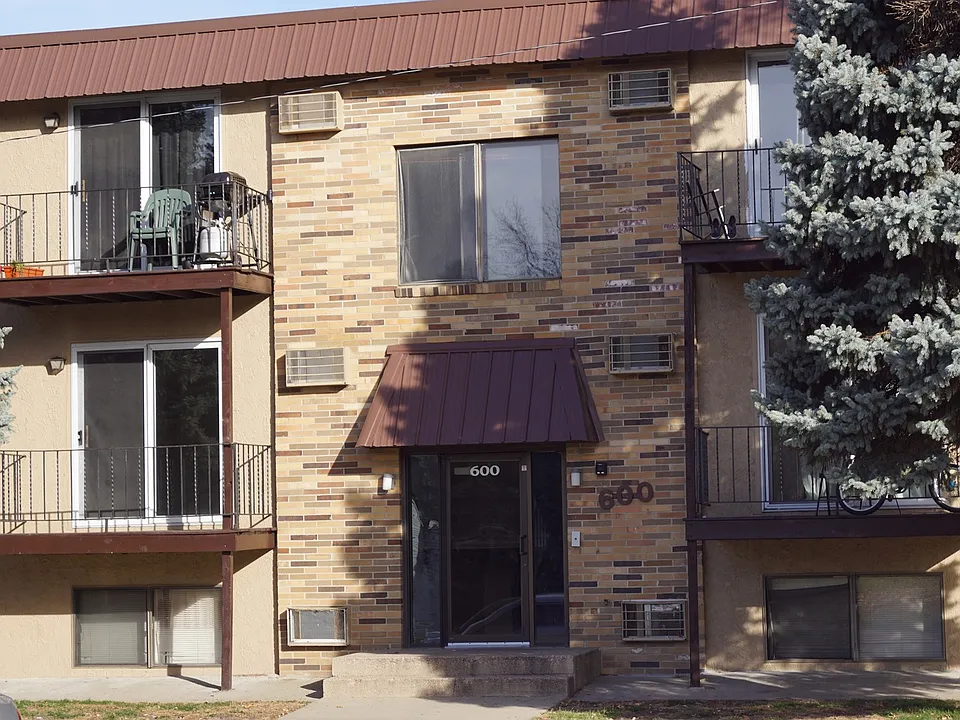 Arnold's Park Apartments