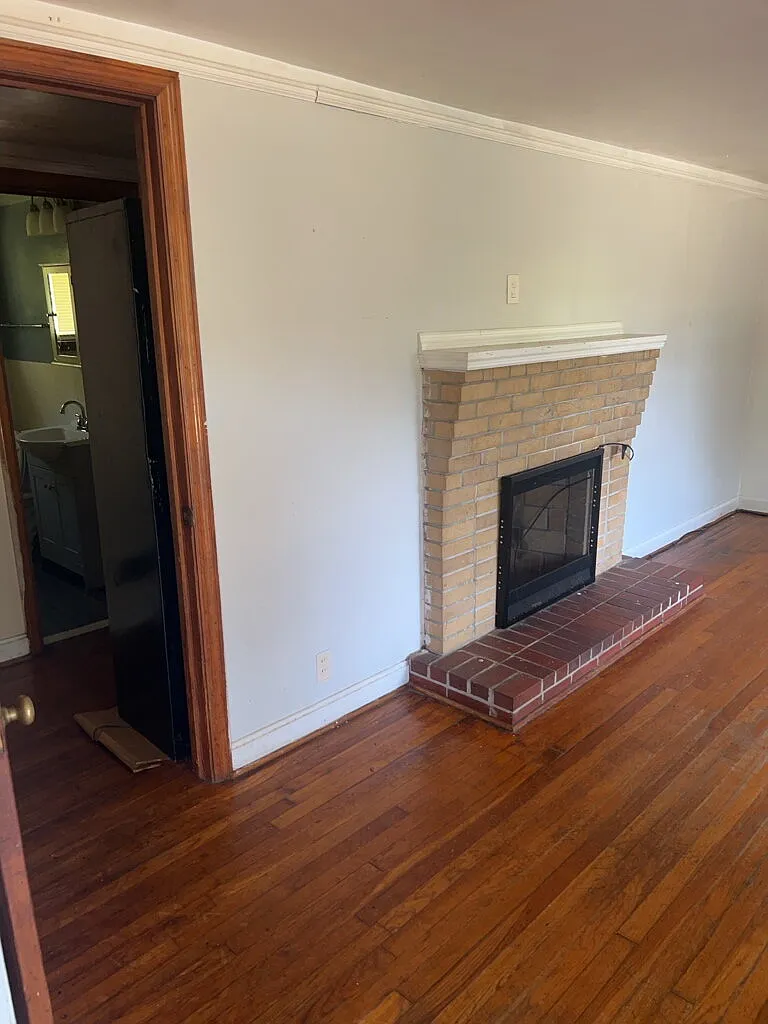 3 bed, 1.0 bath, 1092 sqft, $970 — Photo 4