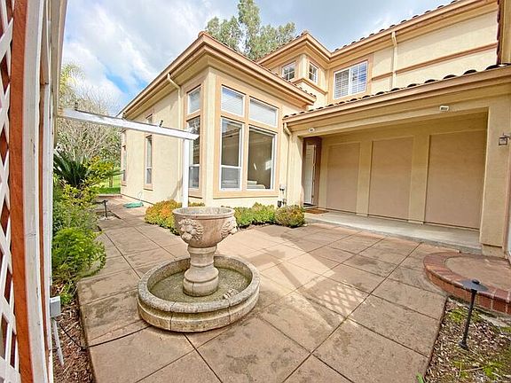 3rd image of 5821 Killarney Cir