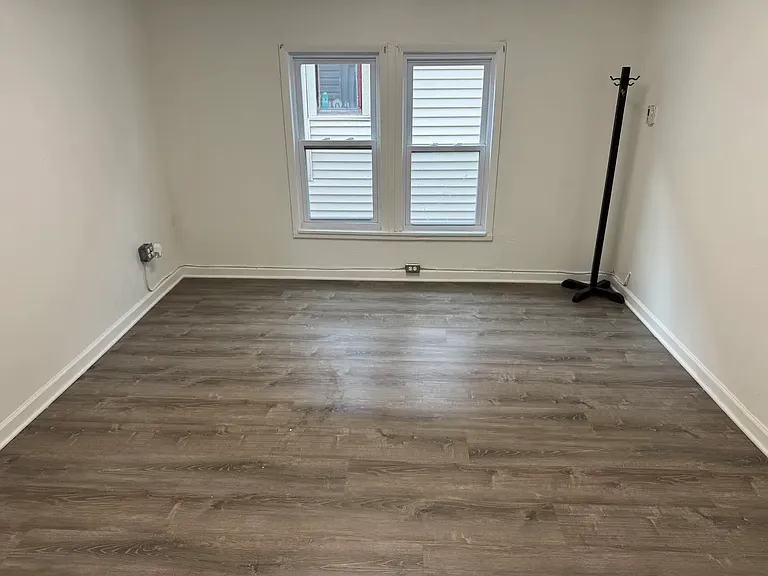 3223 Main St #2 — Photo 8