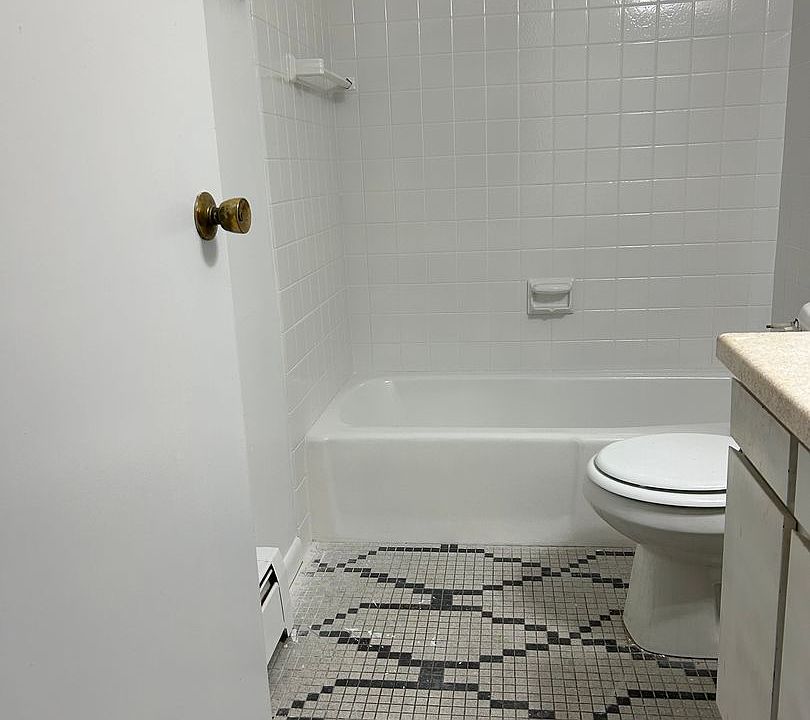 1st image of 4031-4039 S Rose St #4035-202