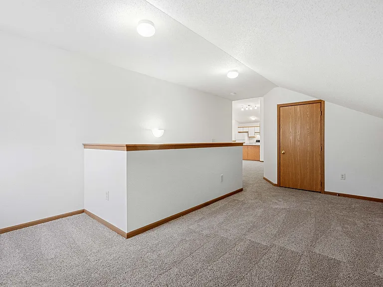 400 Stonefield Cir — Photo 7