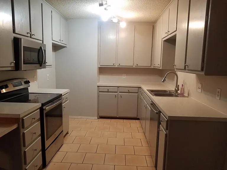 9705 Belton Ave — Photo 2
