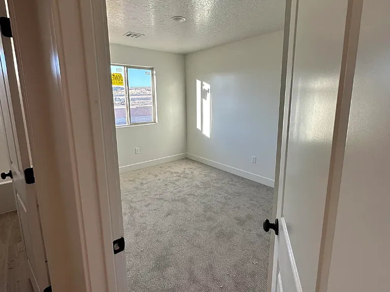 2296 E Alexander Ln — Photo 12