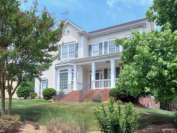 2nd image of 533 N Oak Dr